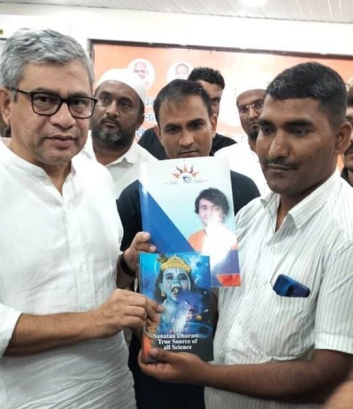Shri. Ashwini Vaishnaw, Minister for Railways, Information & Broadcasting & Electronics & IT, Govt of India