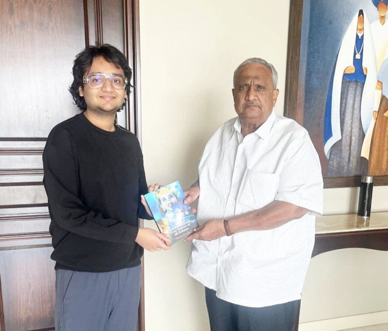 Shri. Amrish Bhai Patel, President of SVKM (Shri Vile Parle Kelavani Mandal) NMIMS & President of Shirpur Municipal Corporation and BJP’s MLA from Shirpur